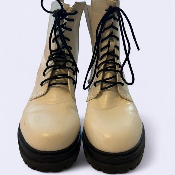 White and black Docs style leather combat boots size 8 - Picture 1 of 7